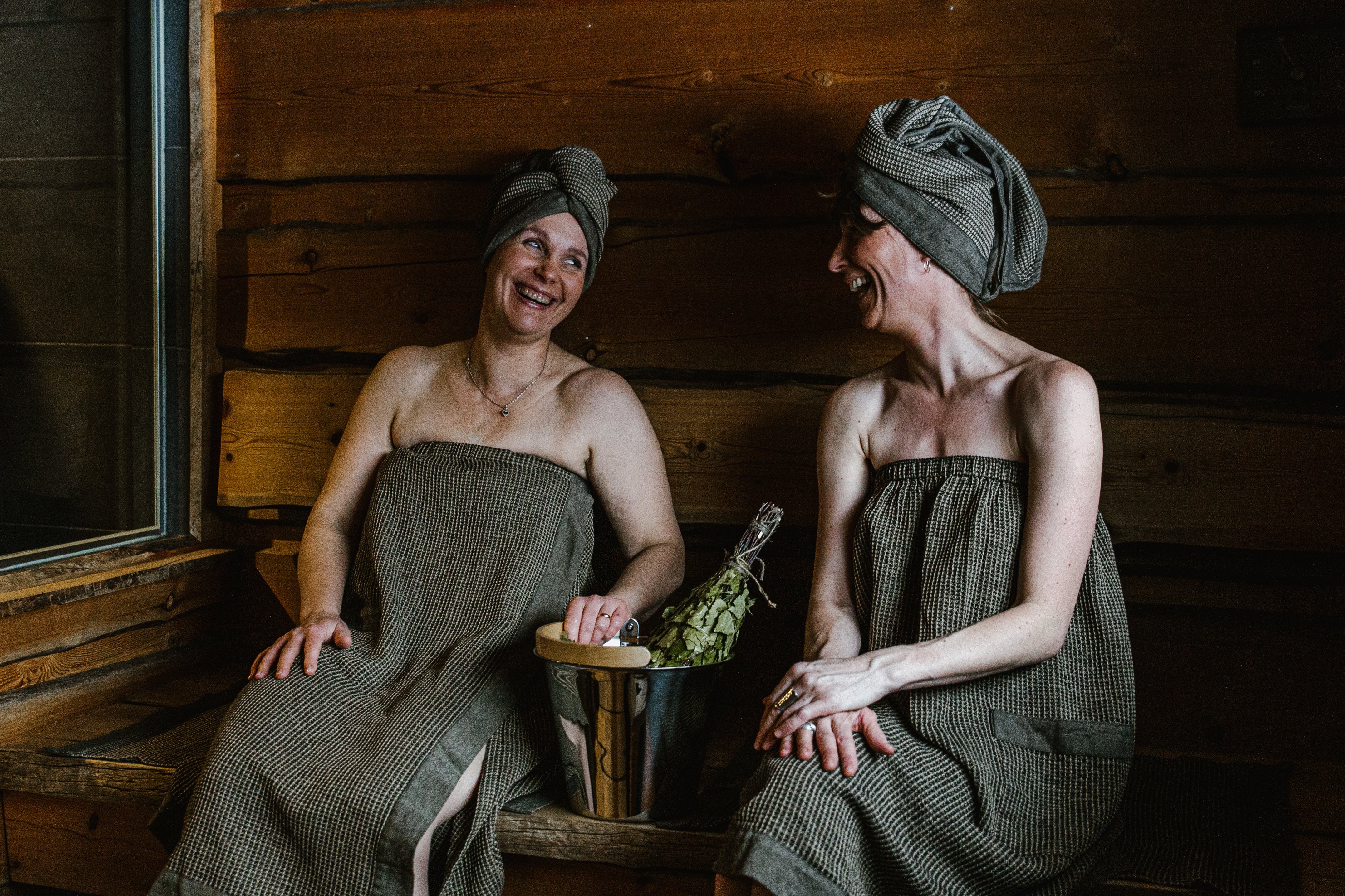 Unohtumaton saunailta – vinkit tunnelmalliseen löylyhetkeen