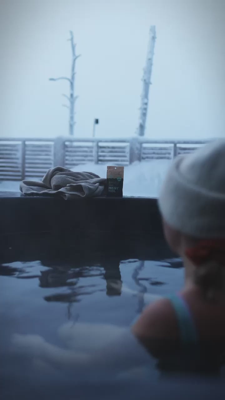 Ladda video: Sauna-Menthol-poreamme-saunatuoksu-mökki-saunapyyhe-mentolikiteet-saunajää-jääkide